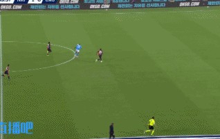 冠军近在咫尺！卢卡库野牛冲撞生吃后卫进球，激情脱衣庆祝